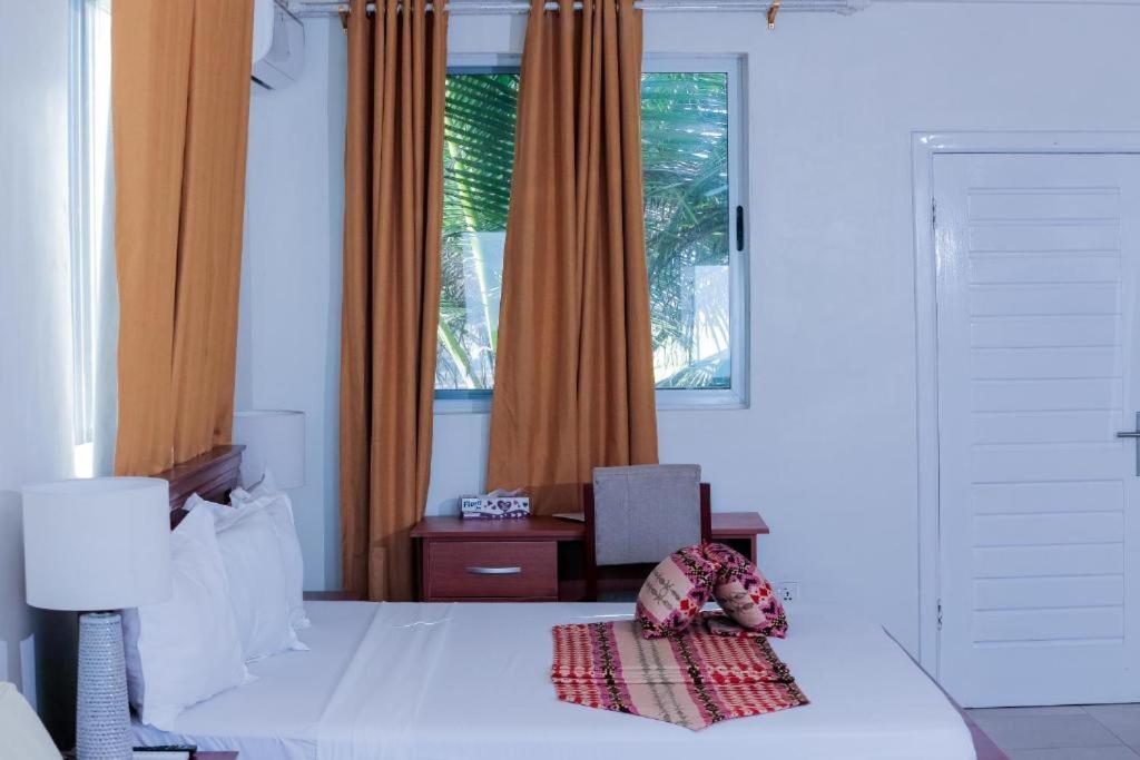 Ocean Green Beach Resort Prampram Extérieur photo